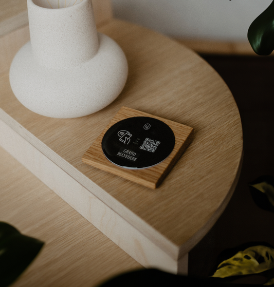 QR-Code Tischaufleger aus Holz oder Acryl